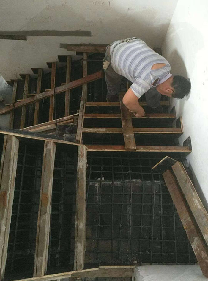 泰安钢结构楼梯